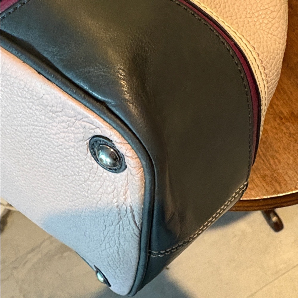 Coach  2085  Laura Spectator shoulder bag  leather pink/charcoal kisslock  3 com - Picture 11 of 16